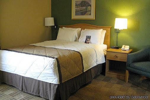 Extended America - Kansas - - Nall Ave Overland Park