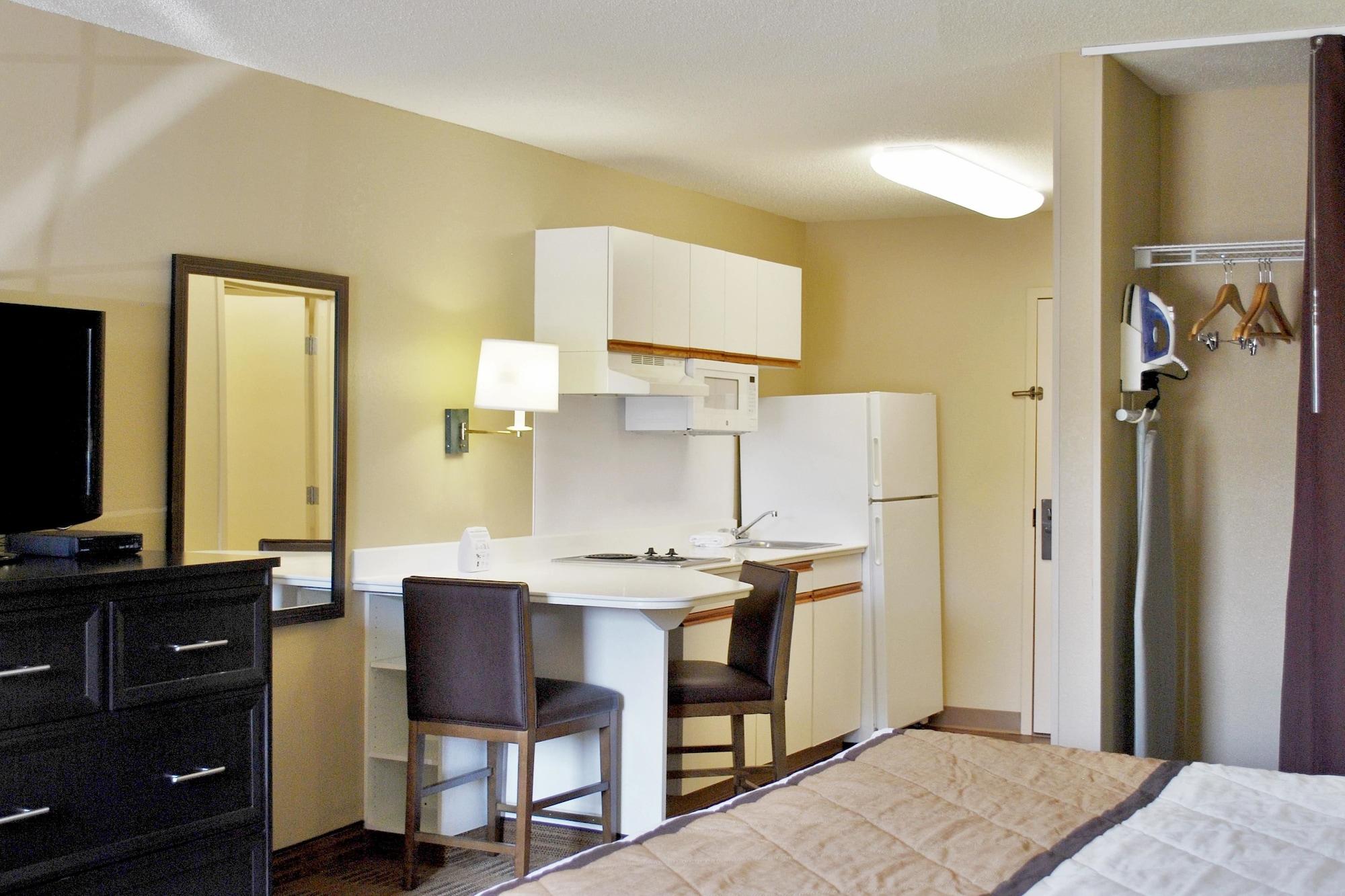 Extended America - Kansas - - Nall Ave 2* Overland Park