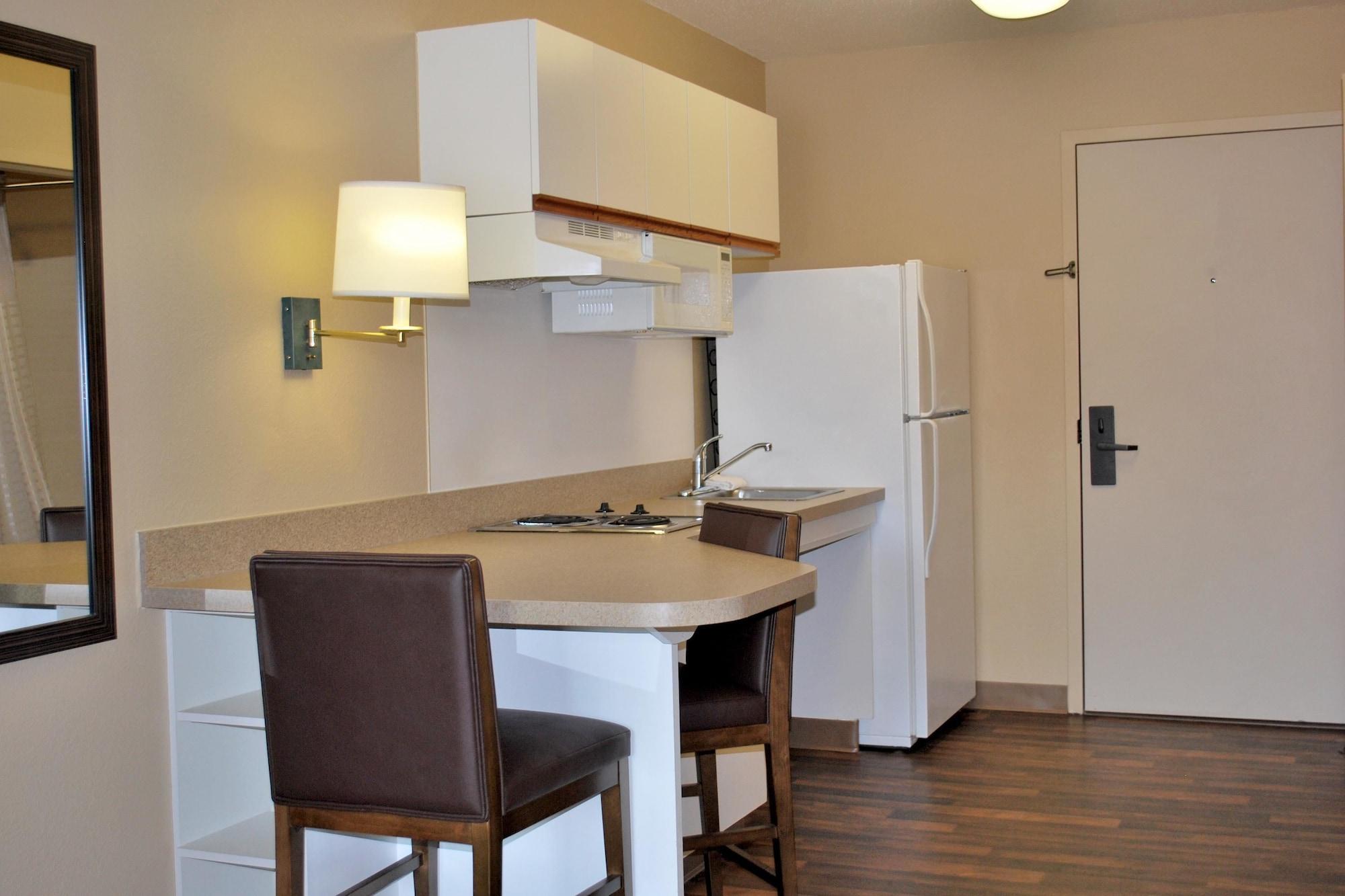 Extended America - Kansas - - Nall Ave Hotel Overland Park